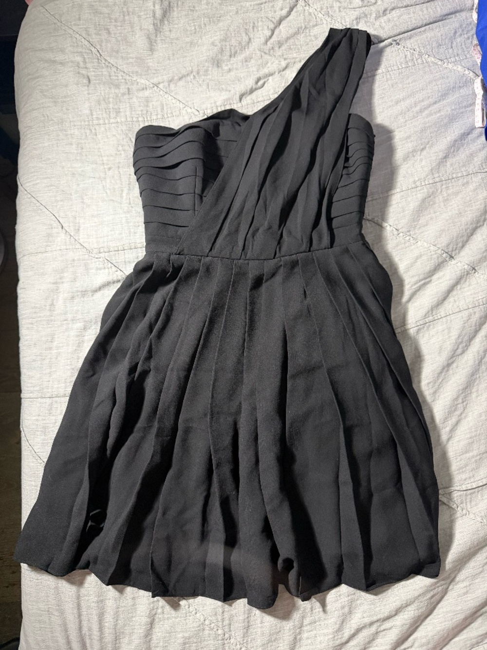 Black One-Shoulder Party Dress